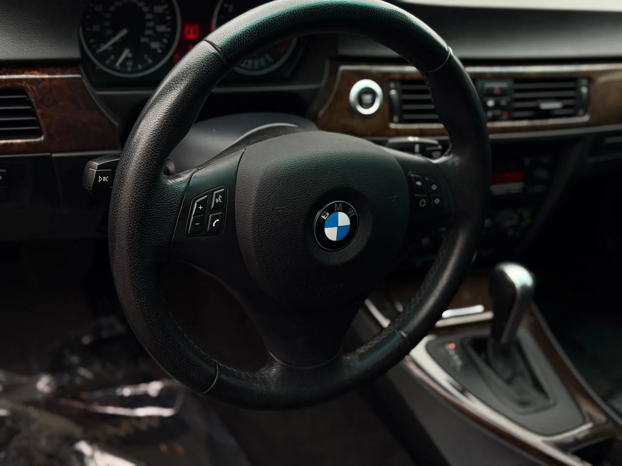 Used 2006 BMW 330xi Sedan image 9