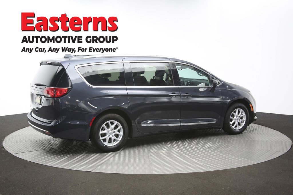 Used 2020 Chrysler Pacifica Touring-L FWD image 45