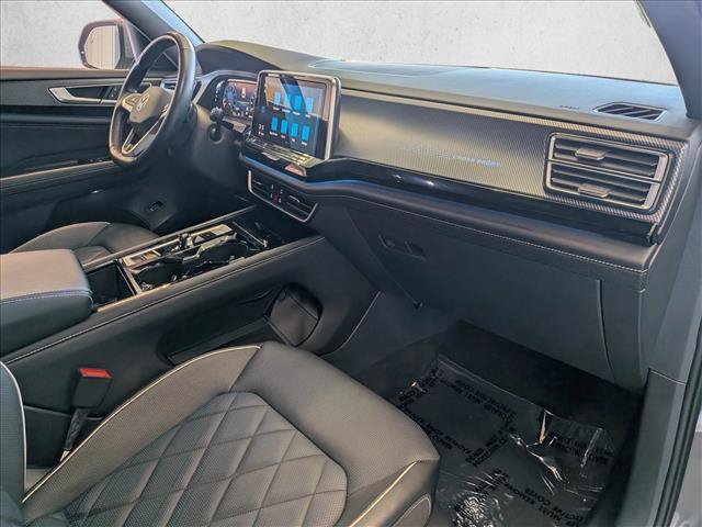 Used 2024 Volkswagen Atlas Cross Sport SEL Premium R-Line AWD/4WD image 30