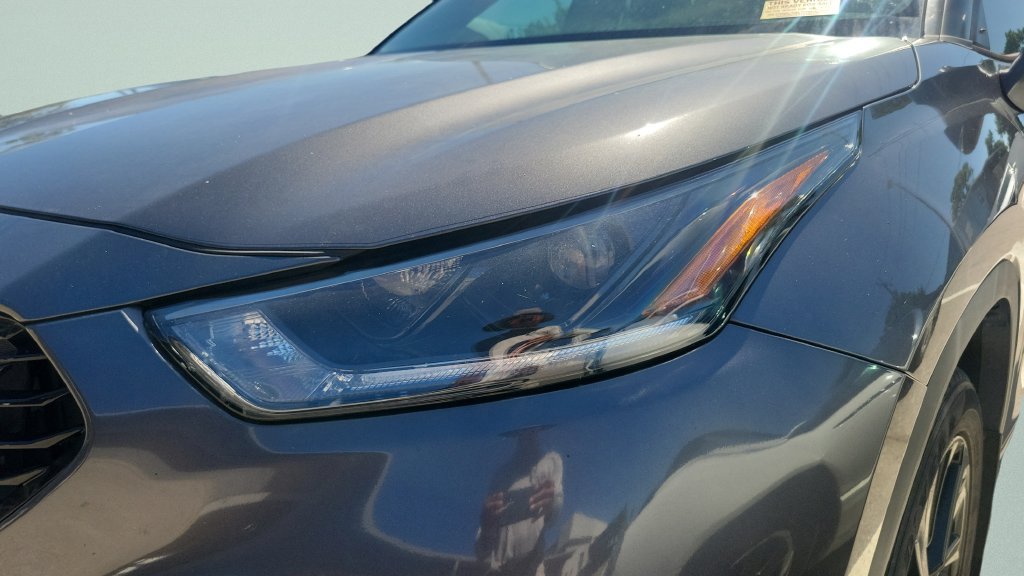 Used 2024 Toyota Highlander XSE FWD image 2