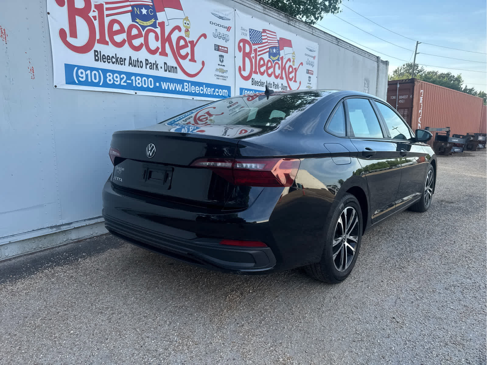 Used 2024 Volkswagen Jetta Sport image 3
