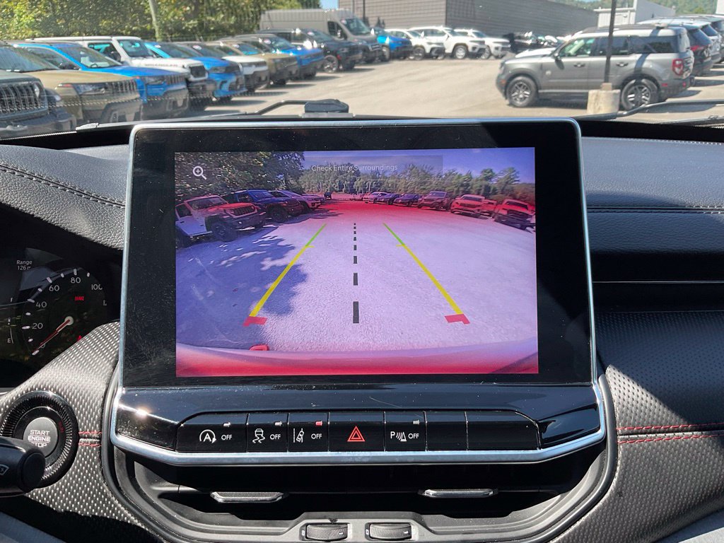 Used 2025 Jeep Compass Trailhawk AWD/4WD image 18