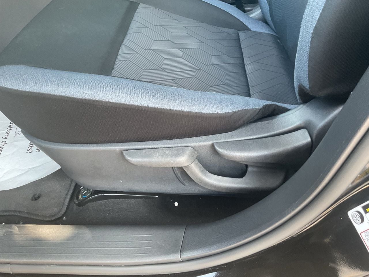 Used 2025 Nissan Versa SV w/ Trunk Package FWD image 9