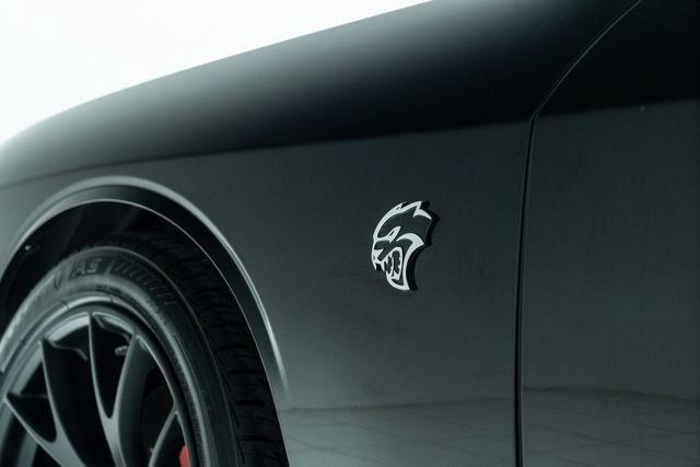 Used 2015 Dodge Challenger SRT Hellcat RWD image 21