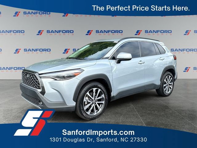 Used 2023 Toyota Corolla Cross XLE FWD image 1