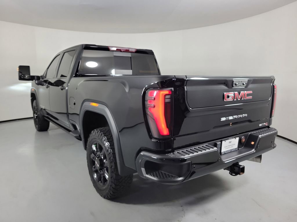Used 2024 GMC Sierra 2500 AT4 w/ AT4 Premium Plus Package AWD/4WD image 3