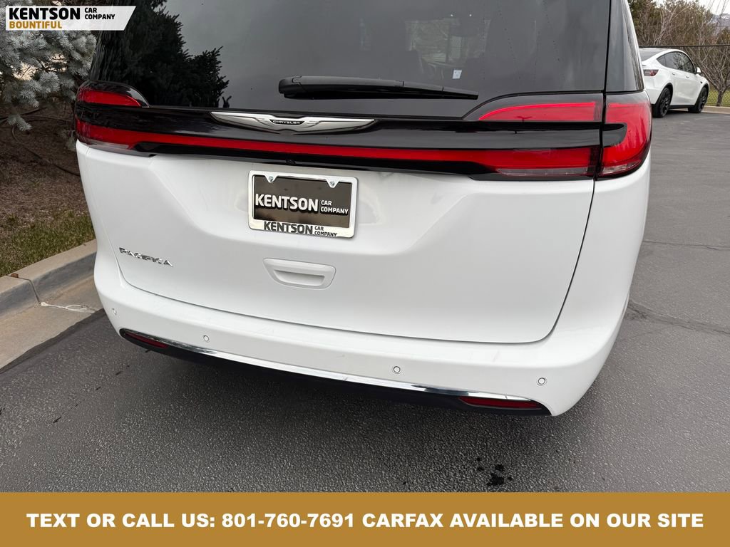 Used 2024 Chrysler Pacifica Touring-L image 36