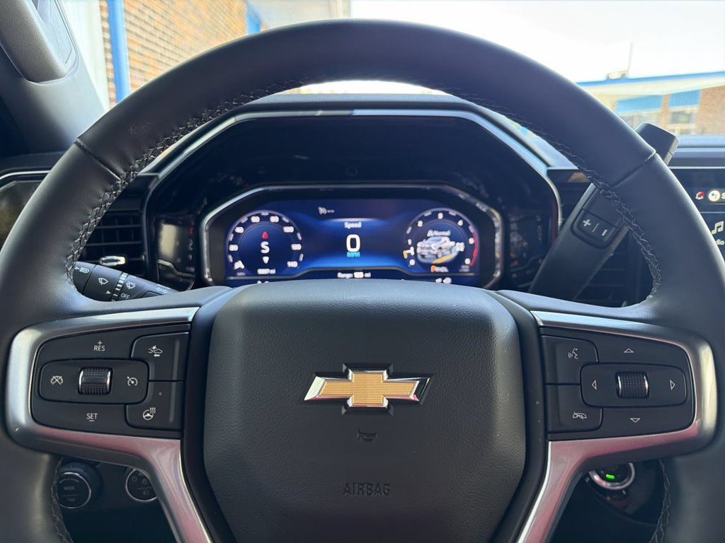 Used 2025 Chevrolet Silverado 2500 LTZ AWD/4WD image 11