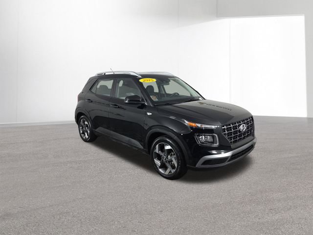 Used 2025 Hyundai Venue SEL image 12