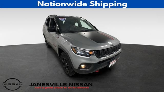 Used 2024 Jeep Compass Trailhawk AWD/4WD image 1