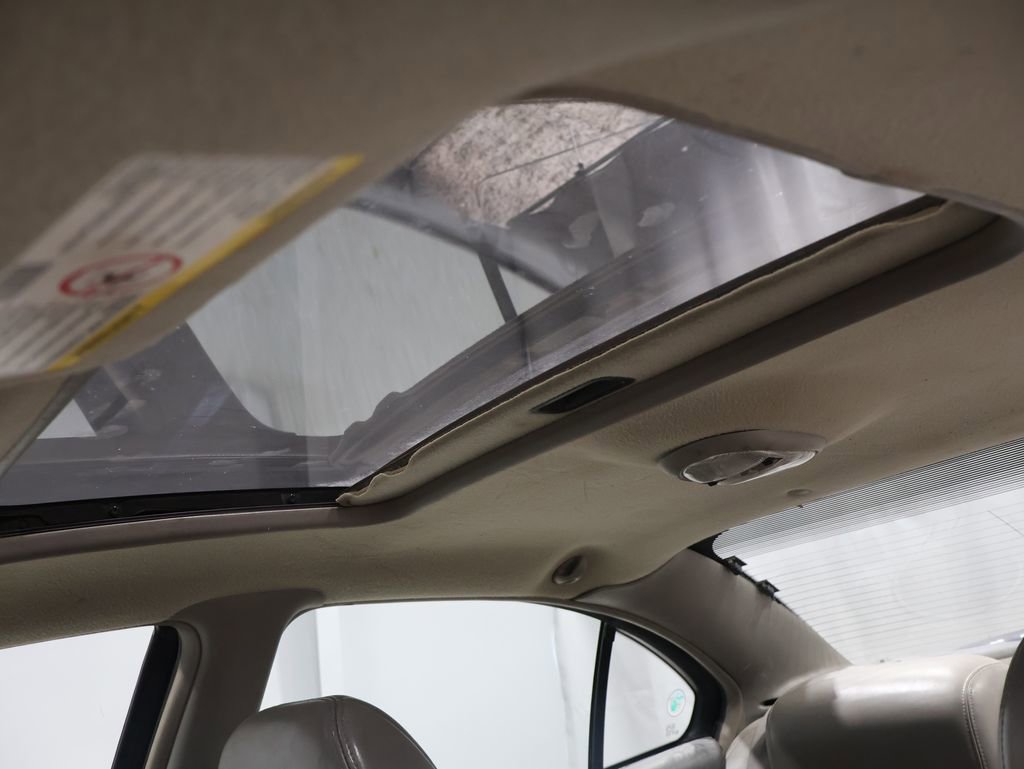 Used 2004 Oldsmobile Alero GLS w/ Sun And Sound Package image 9