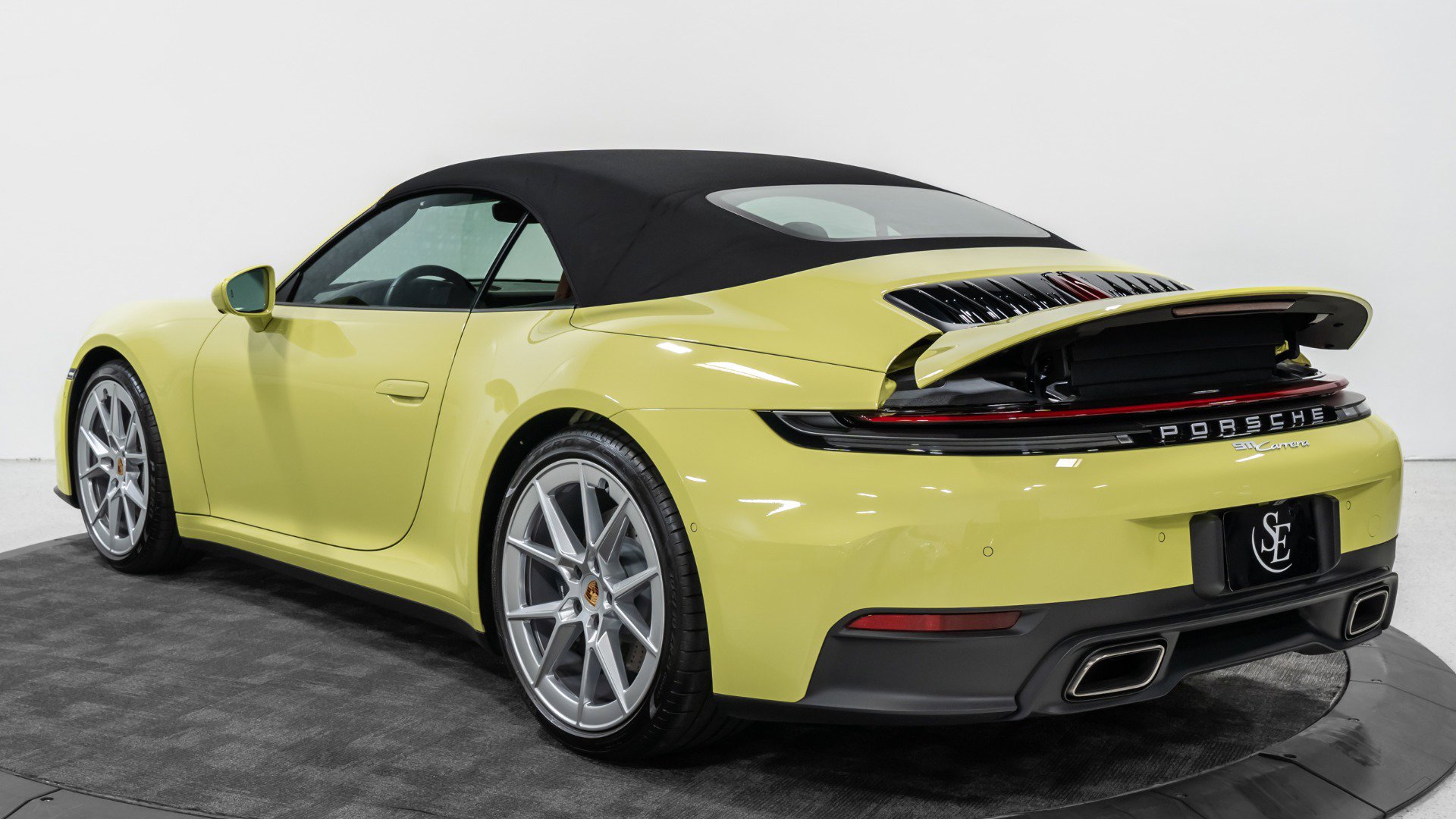 Used 2025 Porsche 911 Carrera image 18