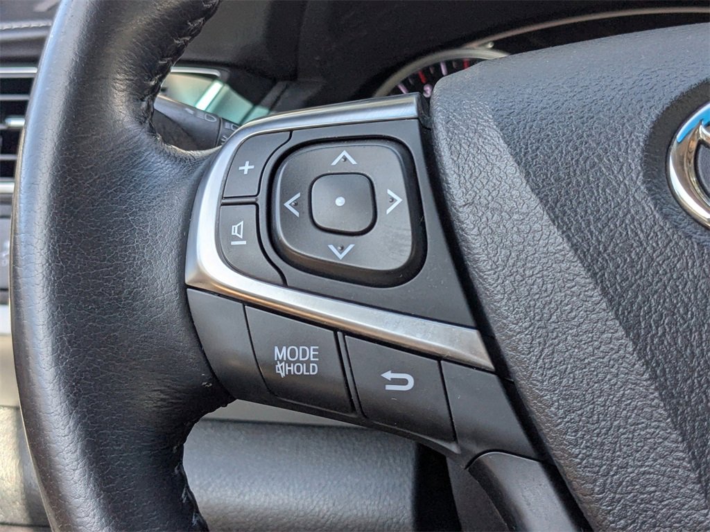 Used 2015 Toyota Camry image 31