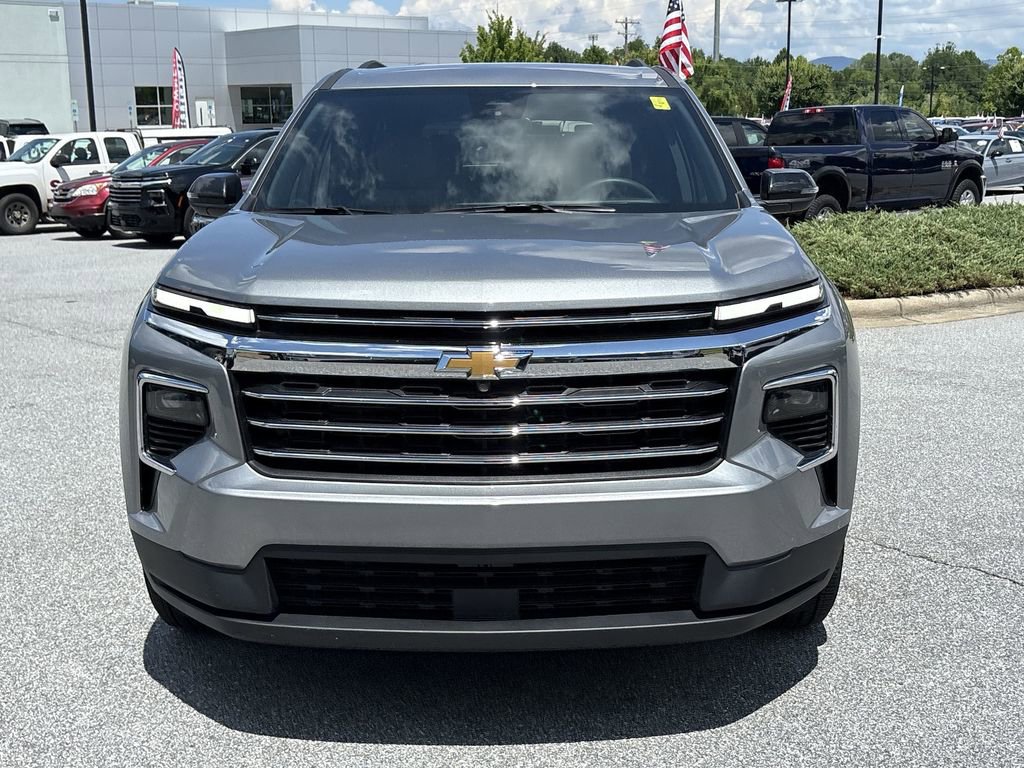 New 2025 Chevrolet Traverse LT image 3