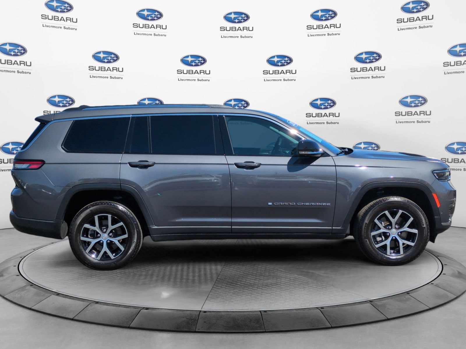 Used 2023 Jeep Grand Cherokee L Limited w/ Luxury Tech Group II AWD/4WD image 6