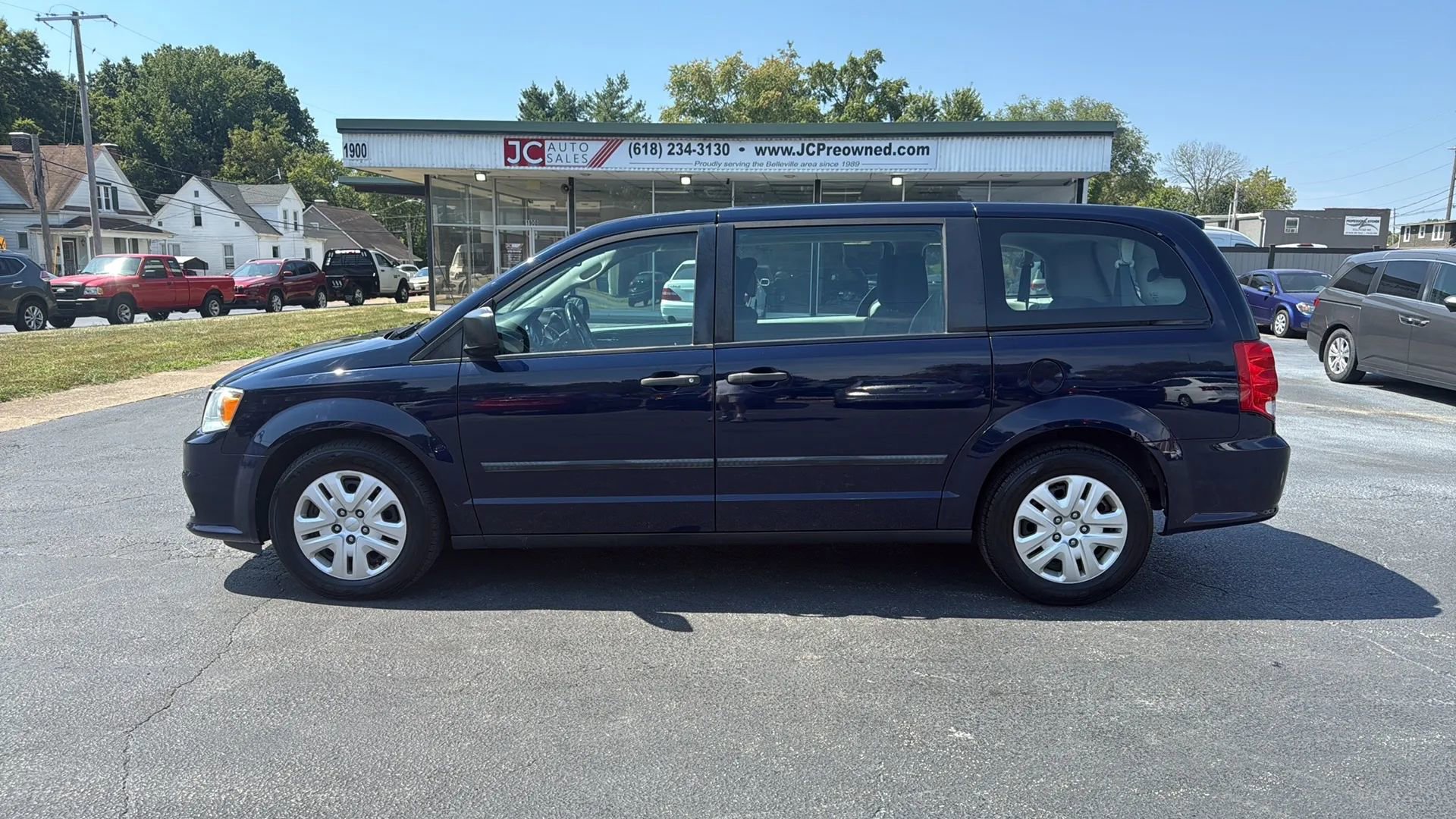 Used 2016 Dodge Grand Caravan American Value Package w/ UConnect Hands-Free Group image 8