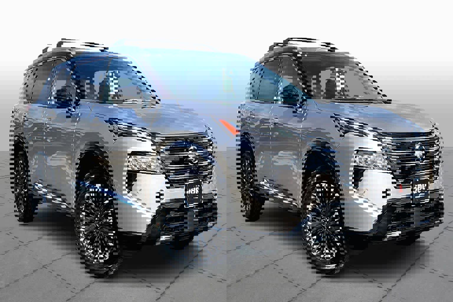 New 2026 Nissan Rogue Platinum image 2