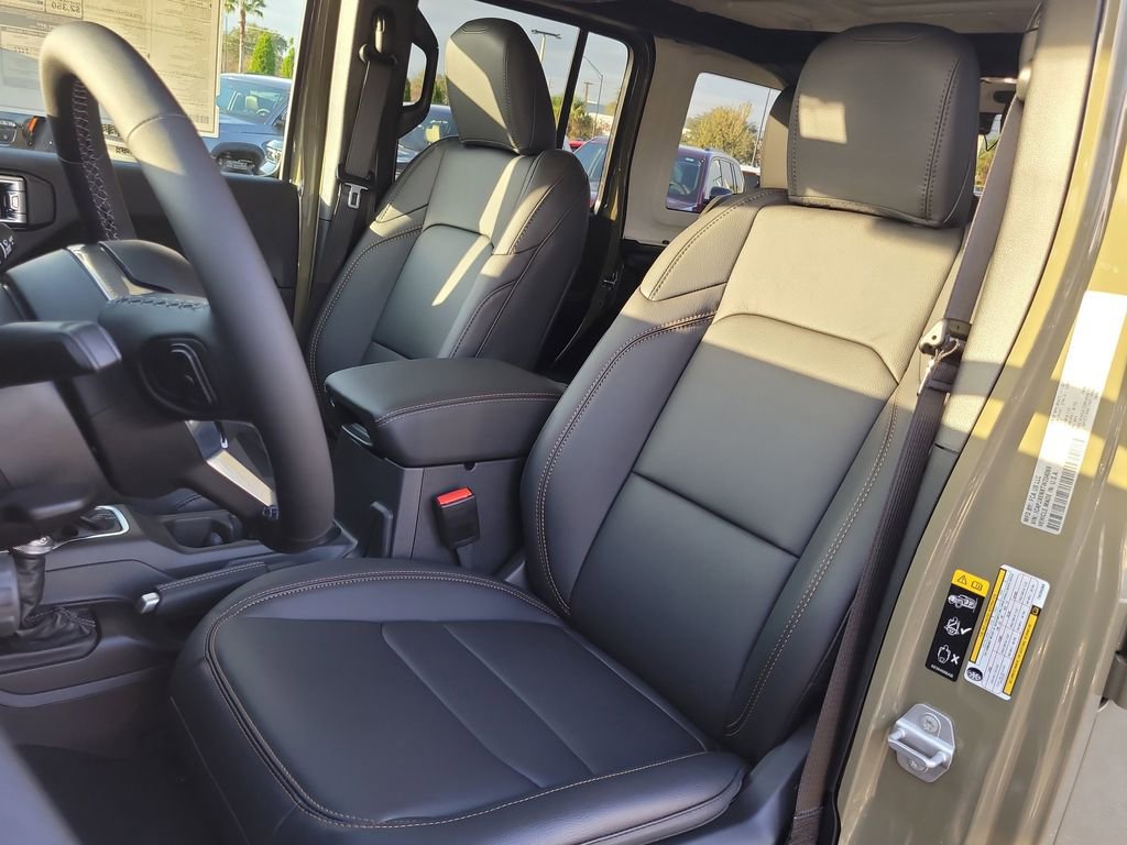 New 2026 Jeep Wrangler Unlimited Sahara AWD/4WD image 22