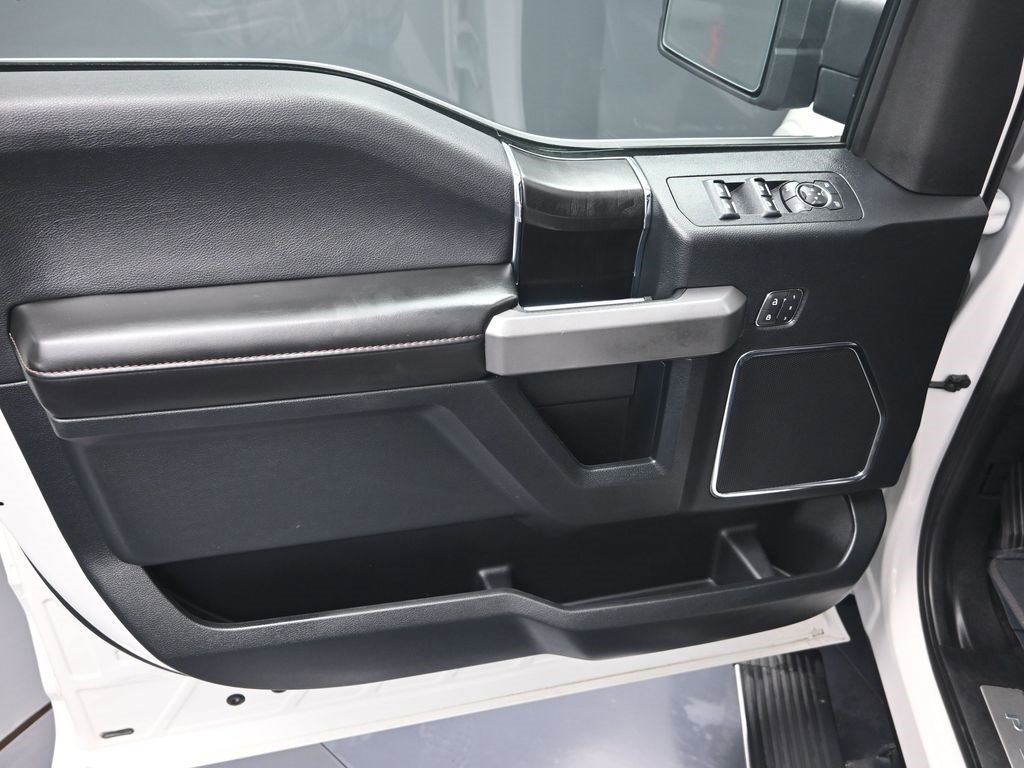 Used 2019 Ford F150 Platinum w/ Equipment Group 701A Luxury image 10