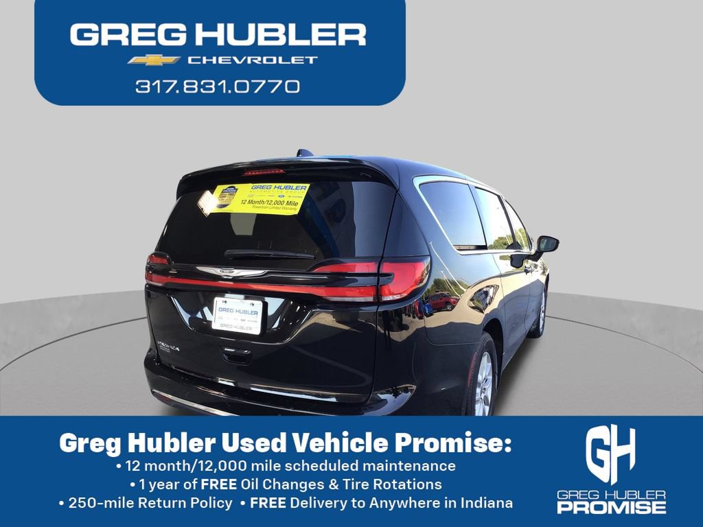 Used 2024 Chrysler Pacifica Touring-L FWD image 7
