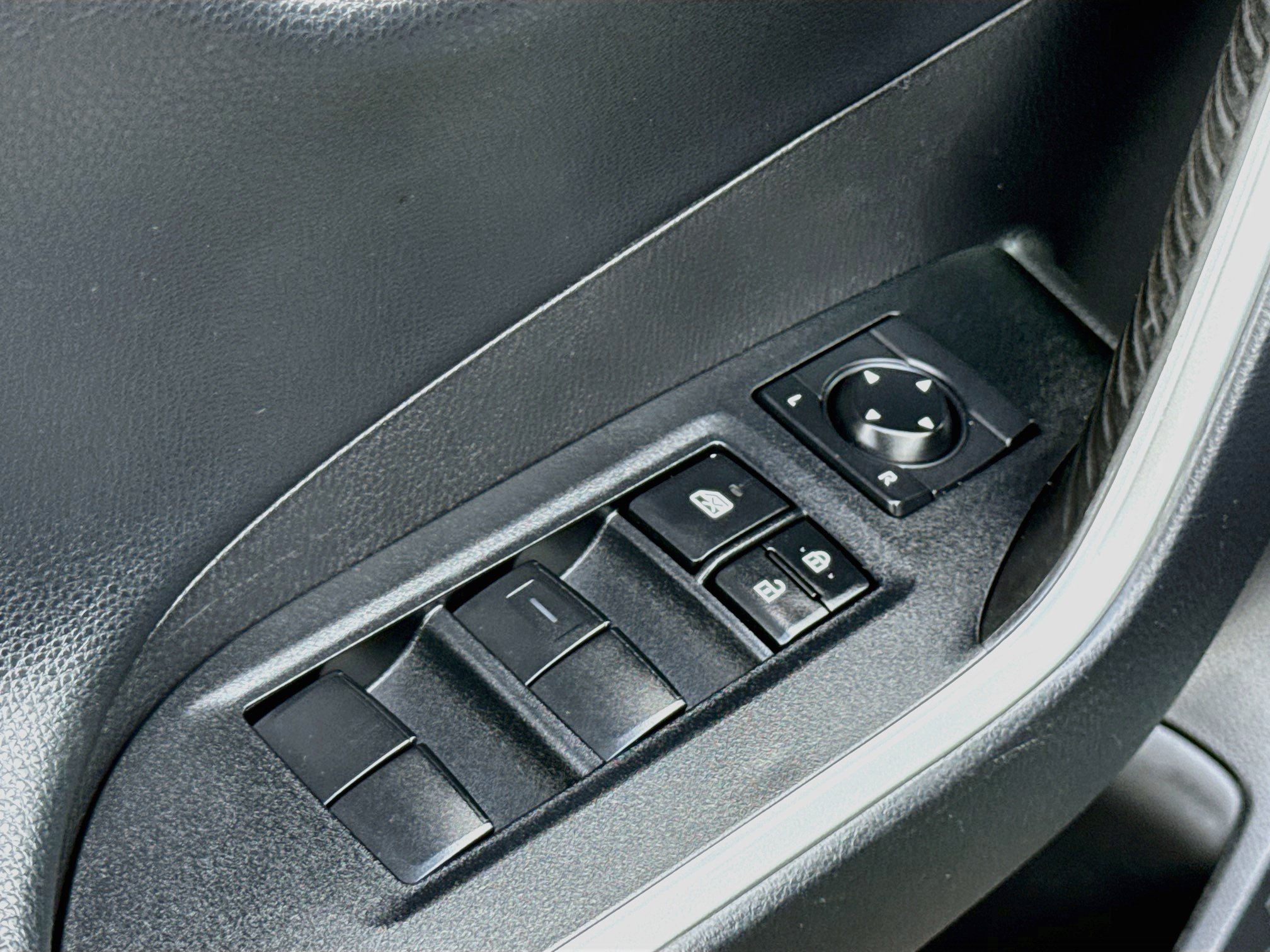 Used 2020 Toyota RAV4 Adventure AWD/4WD image 4