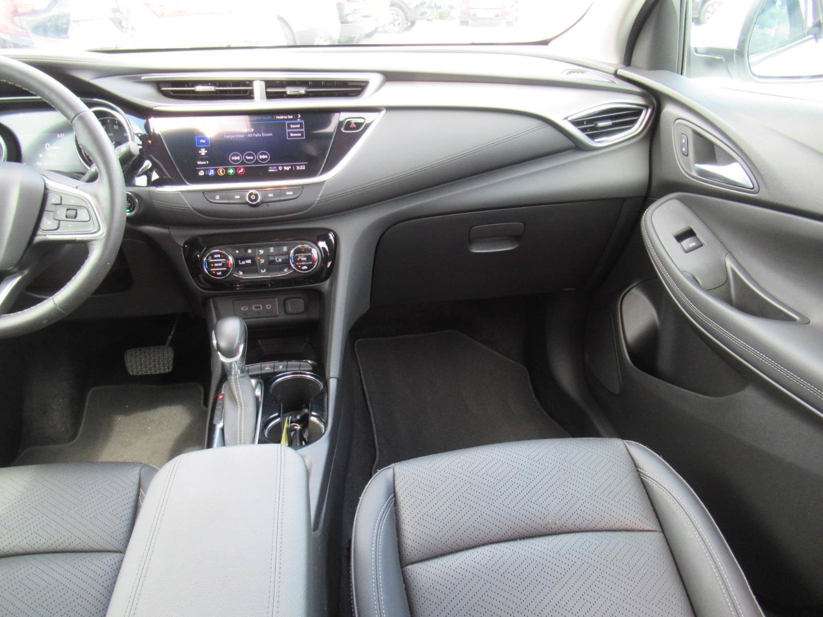 Used 2022 Buick Encore GX Essence FWD image 14