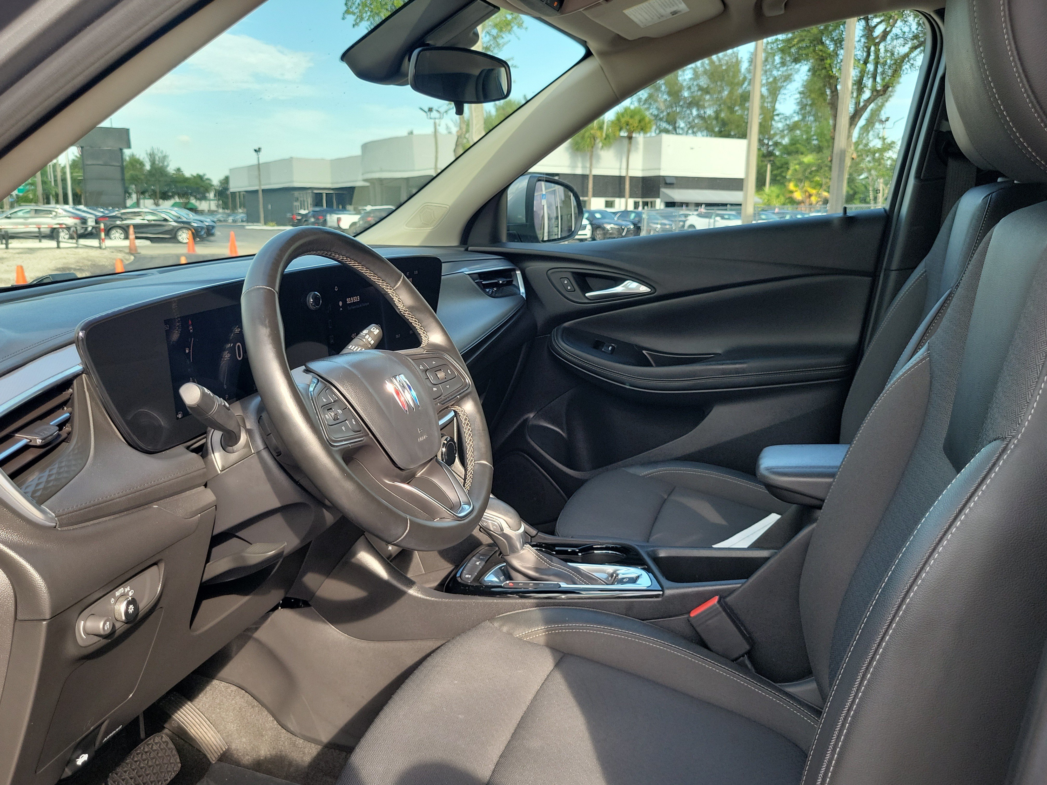 Used 2024 Buick Encore GX Preferred w/ Comfort Package FWD image 11