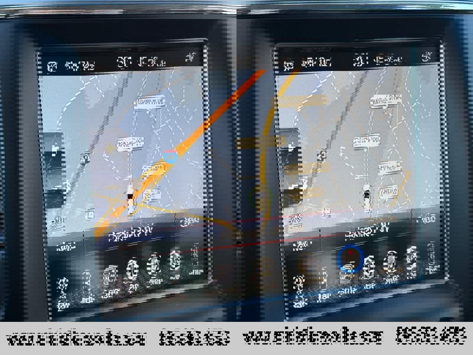 Used 2017 Jeep Grand Cherokee Summit w/ Platinum Series Group image 26