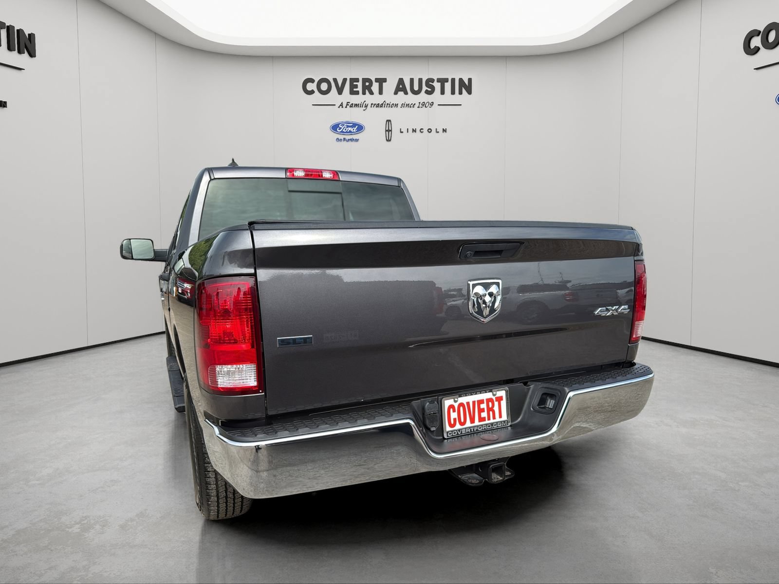 Used 2023 RAM 1500 Classic SLT AWD/4WD image 4