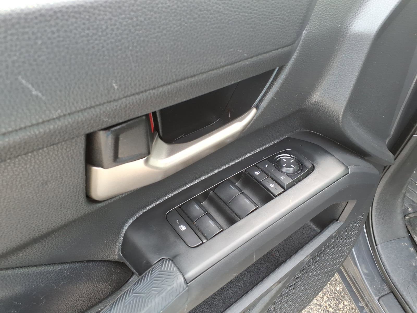 Used 2025 Toyota Tacoma TRD Sport image 19