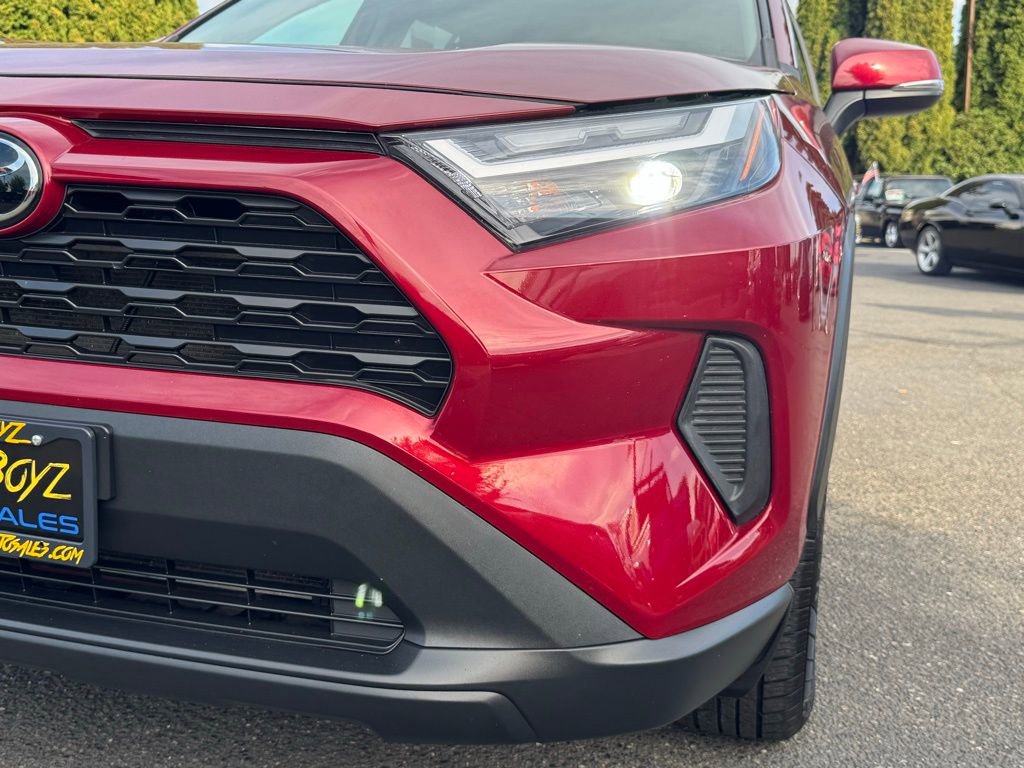 Used 2022 Toyota RAV4 XLE image 10