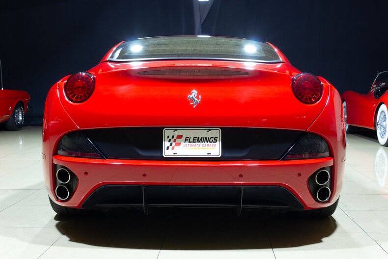 Used 2010 Ferrari California RWD image 20