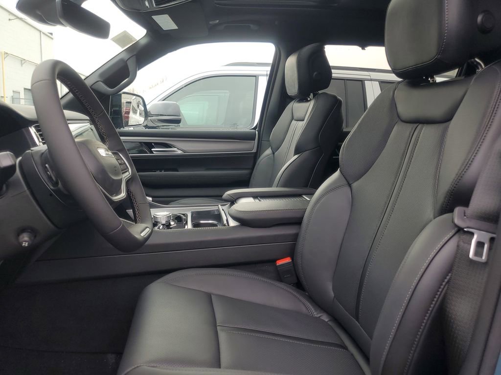 New 2026 Jeep Grand Wagoneer Limited image 13