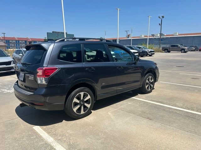 Used 2017 Subaru Forester 2.5i Limited AWD/4WD image 3