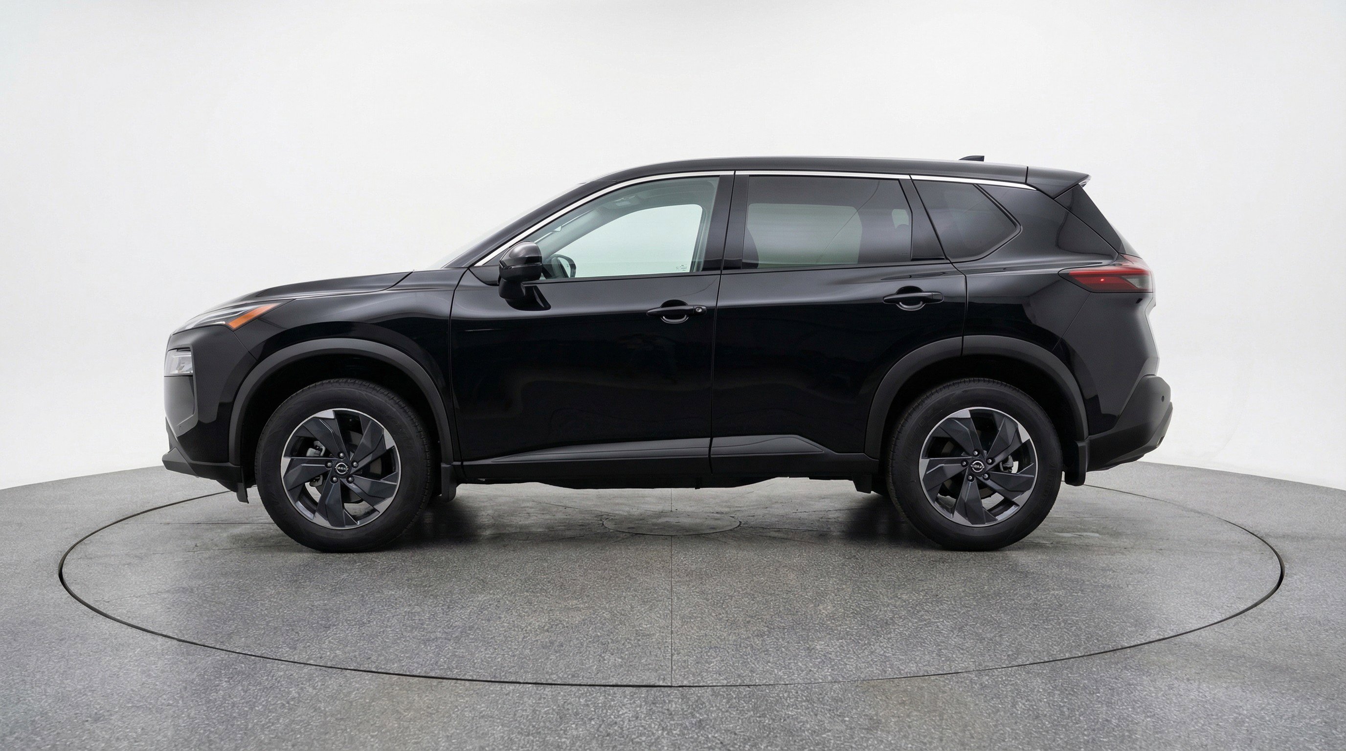 Used 2025 Nissan Rogue SV AWD/4WD image 5