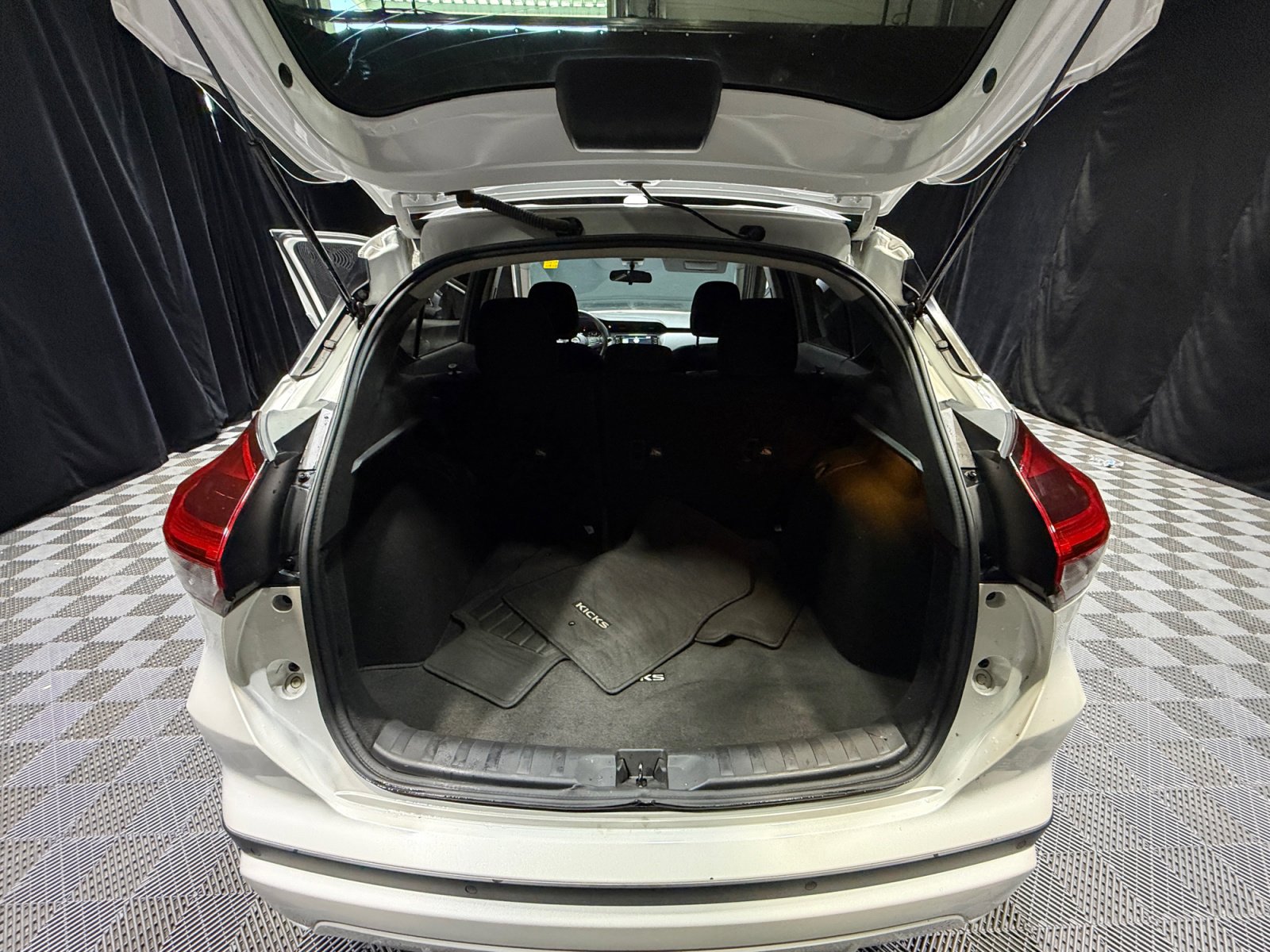 Certified 2023 Nissan Kicks SV FWD image 34