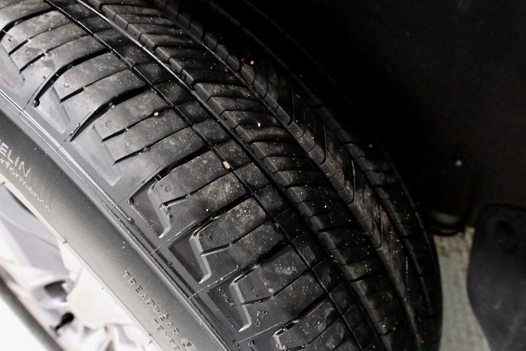 Used 2025 Toyota RAV4 XLE image 19