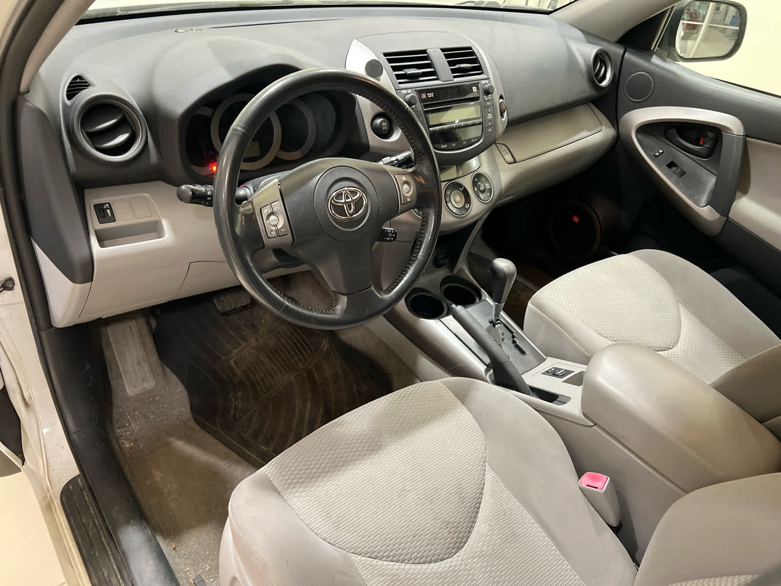 Used 2008 Toyota RAV4 Limited AWD/4WD image 13