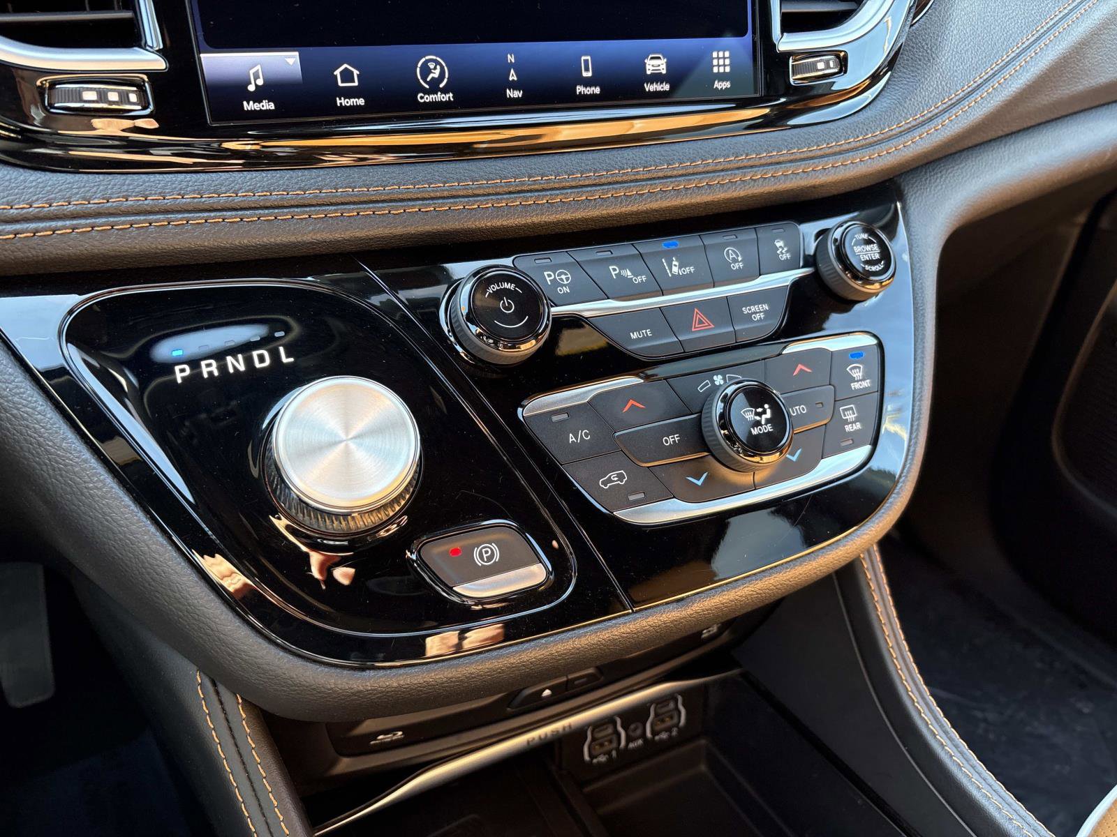 Used 2023 Chrysler Pacifica Pinnacle image 23