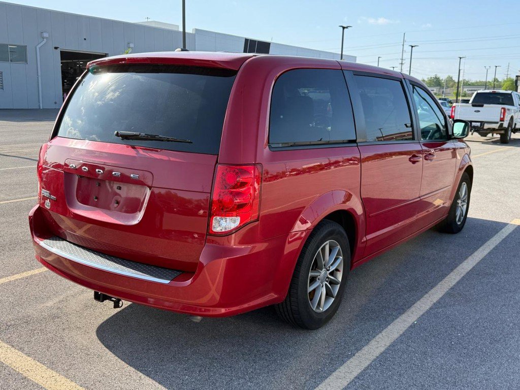 Used 2016 Dodge Grand Caravan SE image 7