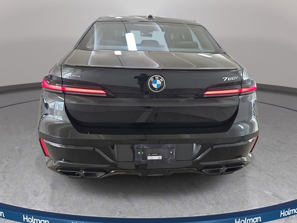 Certified 2024 BMW 760i xDrive w/ Luxury Rear Seating Package AWD/4WD image 8