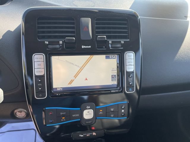 Used 2015 Nissan Leaf SL FWD image 21