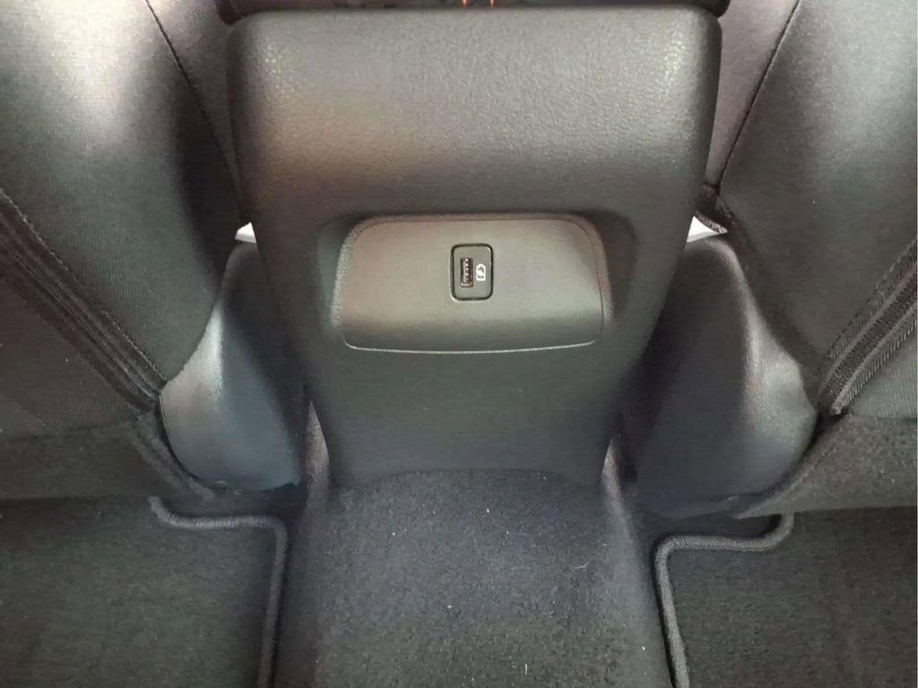 Used 2025 Nissan Sentra SR image 13