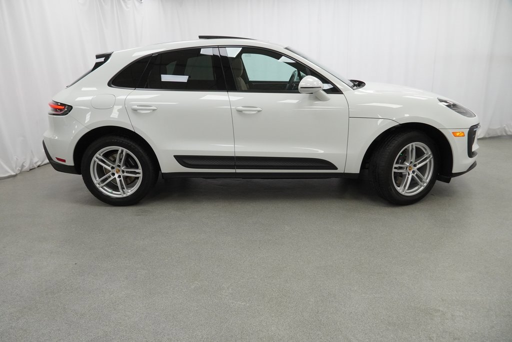 Used 2023 Porsche Macan image 10