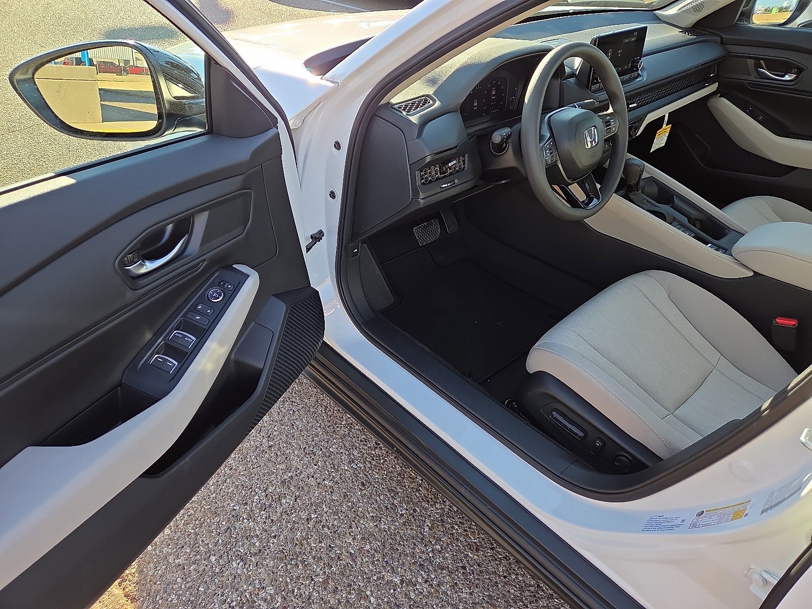 New 2025 Honda Accord SE image 9