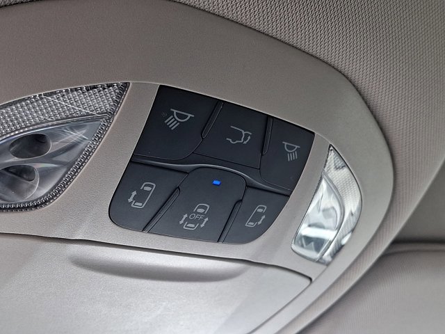 Used 2024 Chrysler Pacifica Touring-L image 25