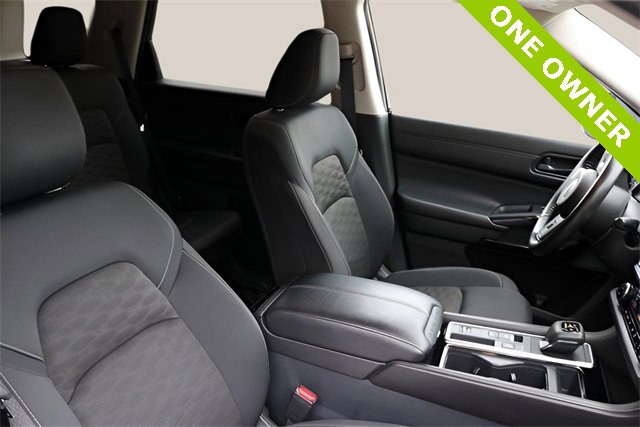 Used 2024 Nissan Pathfinder SV image 17