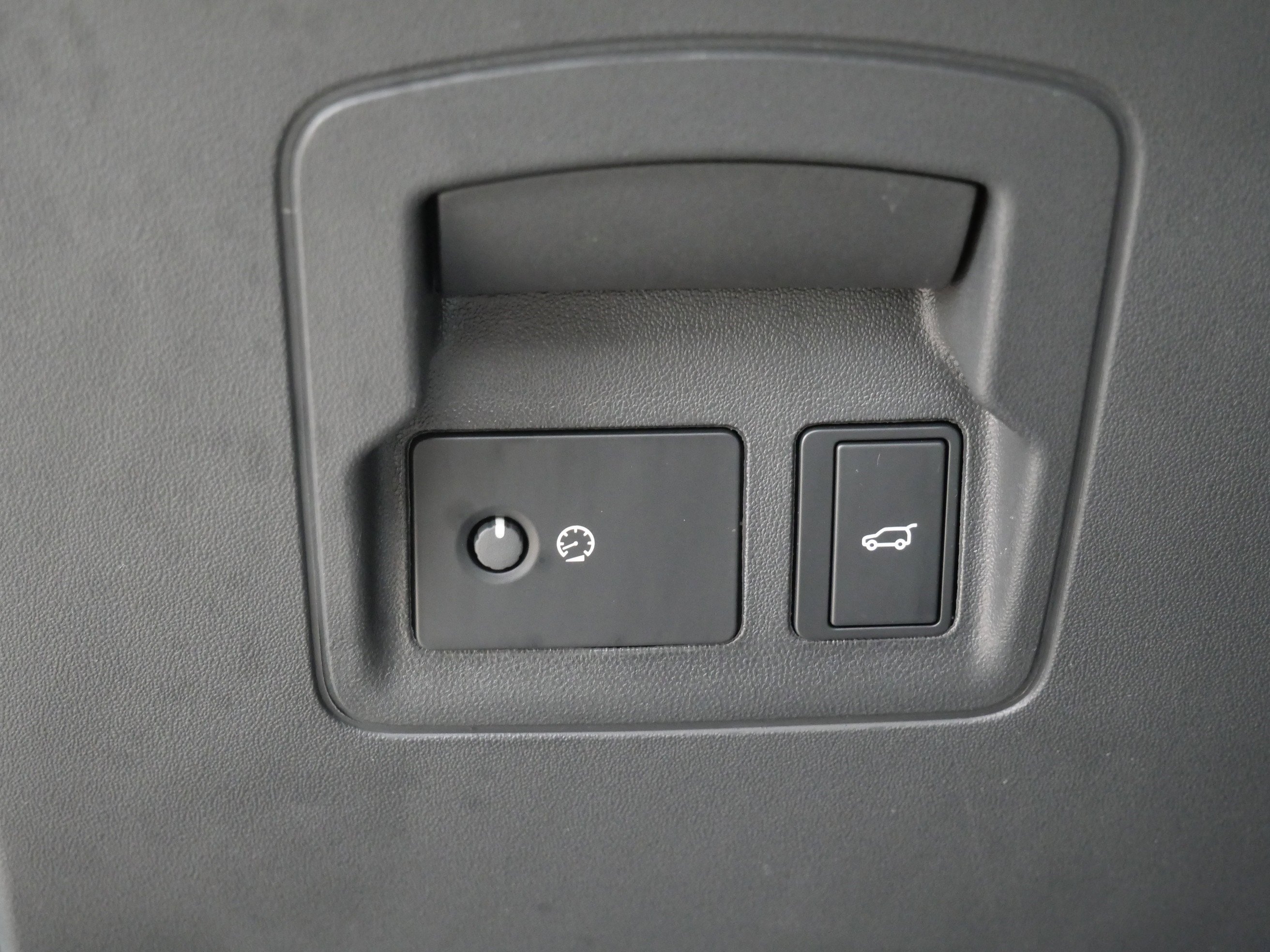 Certified 2026 Land Rover Range Rover Velar S AWD/4WD image 20