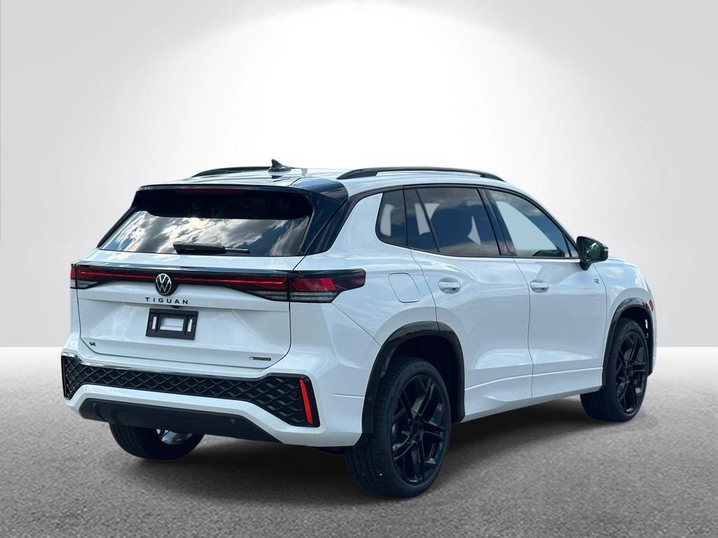 New 2026 Volkswagen Tiguan SE R-Line AWD/4WD image 4