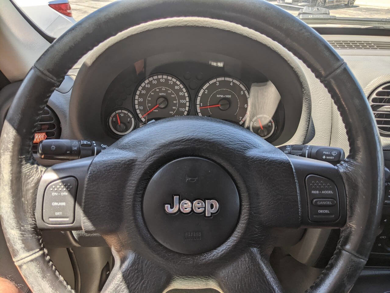 Used 2006 Jeep Liberty Sport AWD/4WD image 17